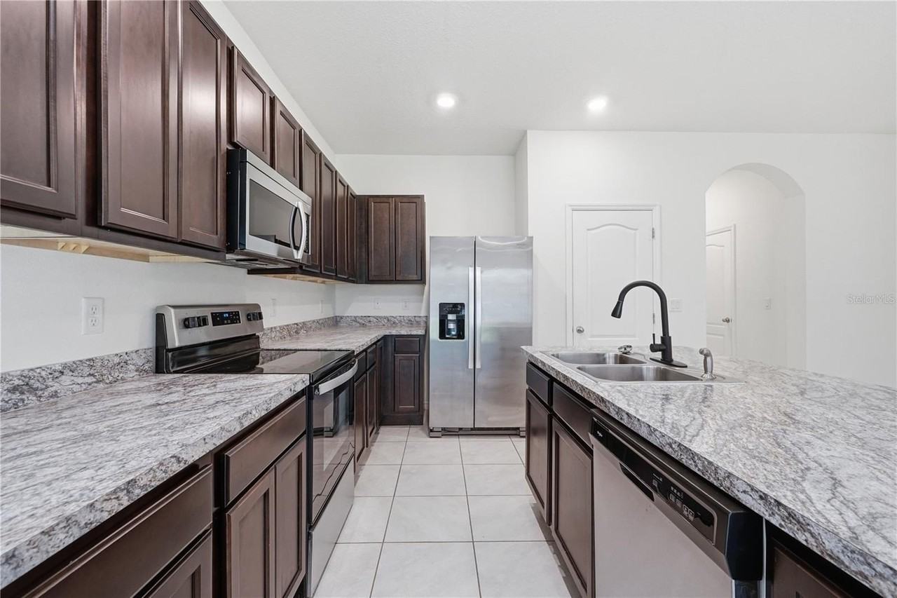 1228 Yellow Finch Dr - Photo 6 of 30