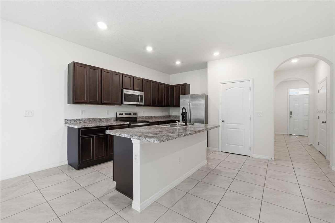 1228 Yellow Finch Dr - Photo 7 of 30