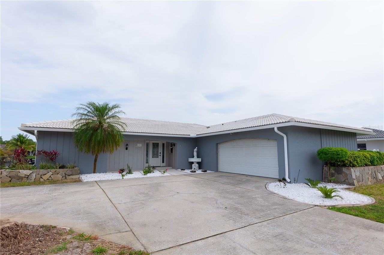 2187 Waterside Dr - Photo 2 of 50