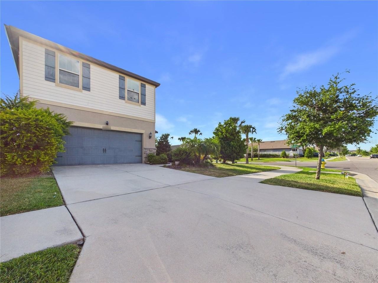 11303 Green Harvest Dr - Photo 2 of 50