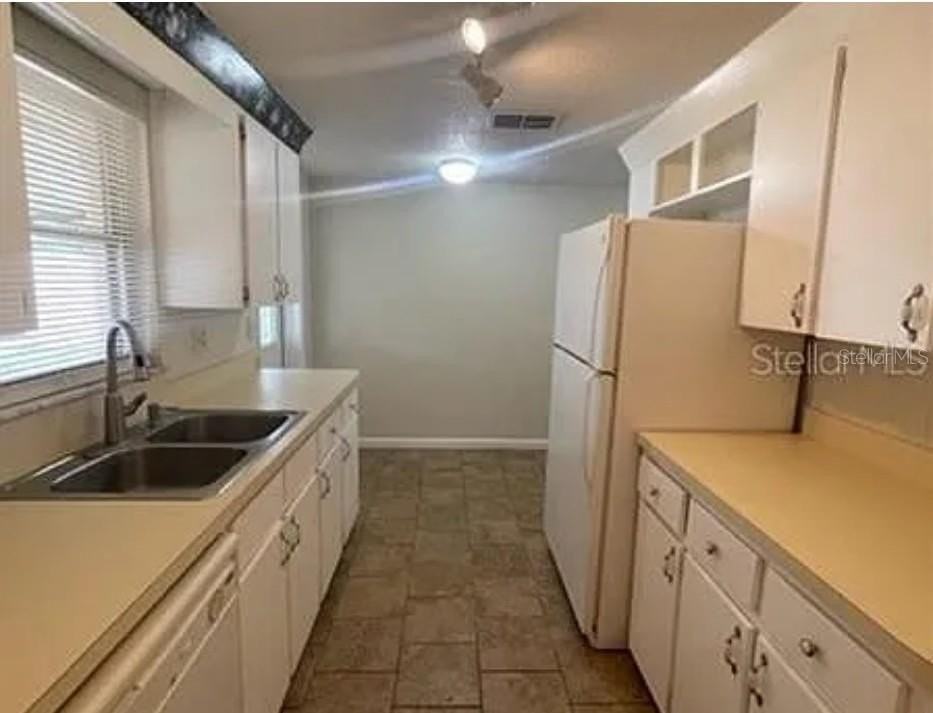 1305 Carr Dr - Photo 4 of 17