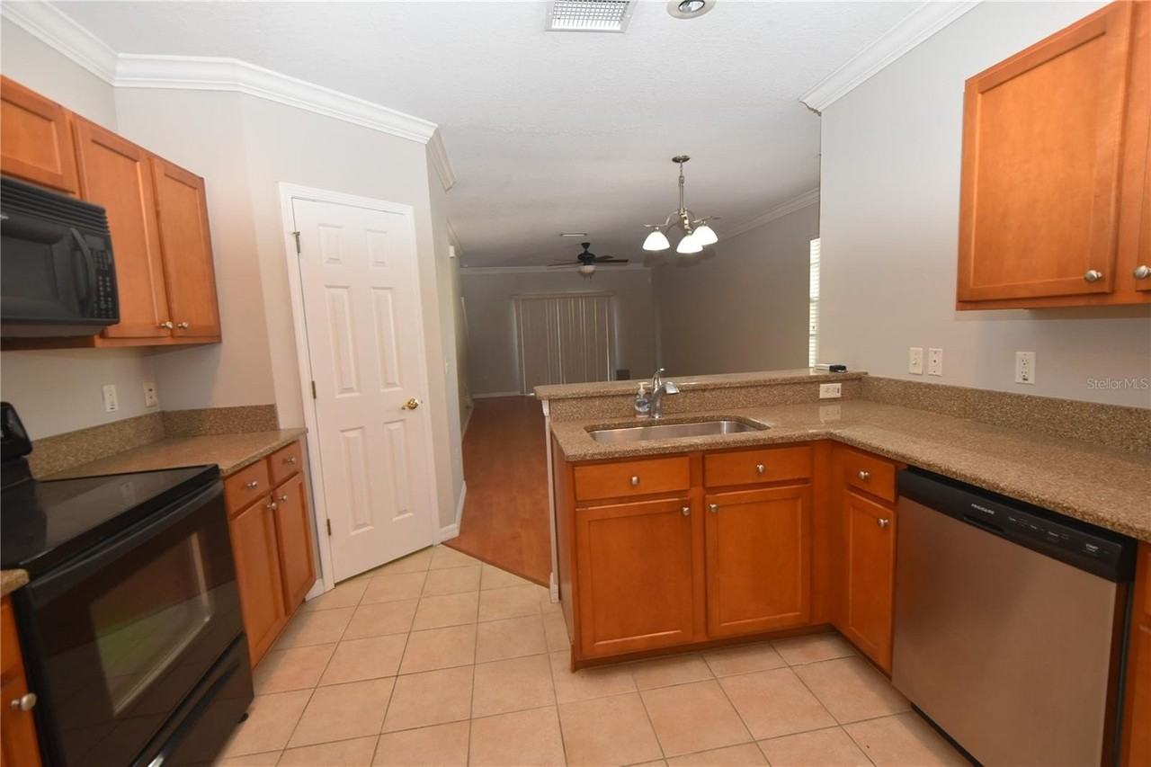 4901 Elizabeth Anne Cir - Photo 3 of 13