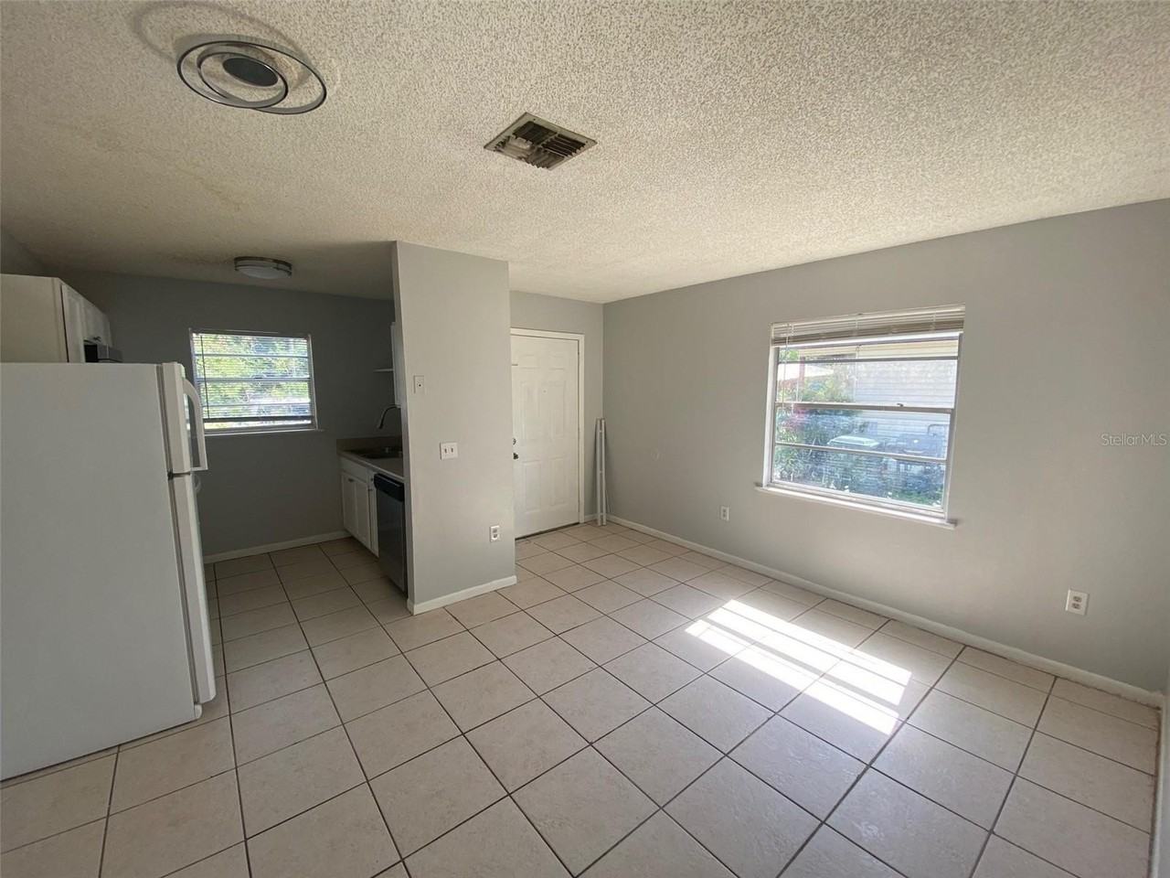605 Hennessee St - Photo 4 of 9