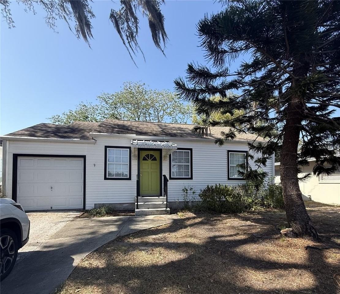 1262 Woodlawn Ter