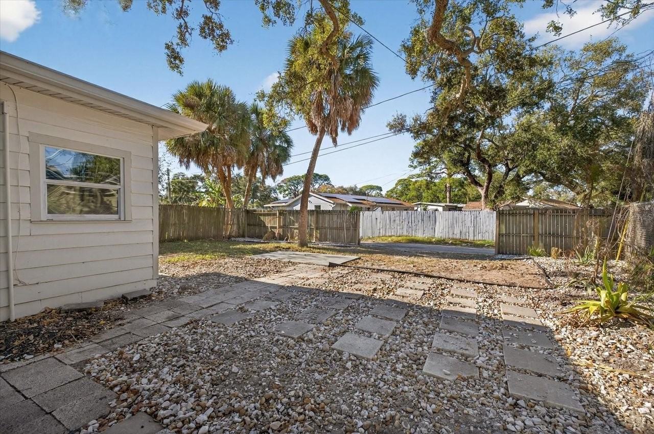 773 W Harbor Dr S - Photo 4 of 31