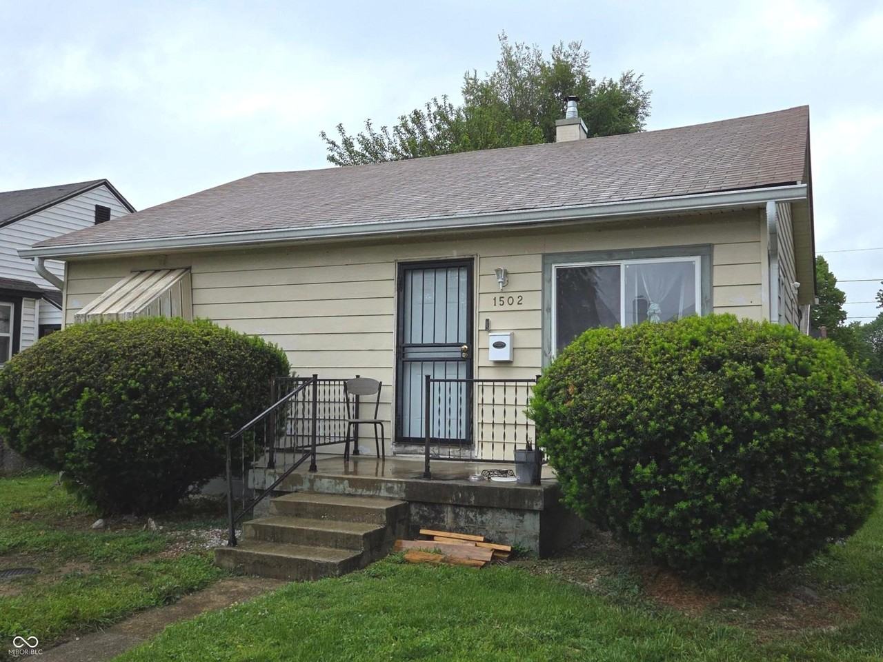 1502 W 23rd St - Photo 2 of 10