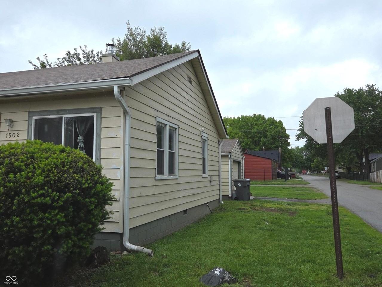 1502 W 23rd St - Photo 3 of 10