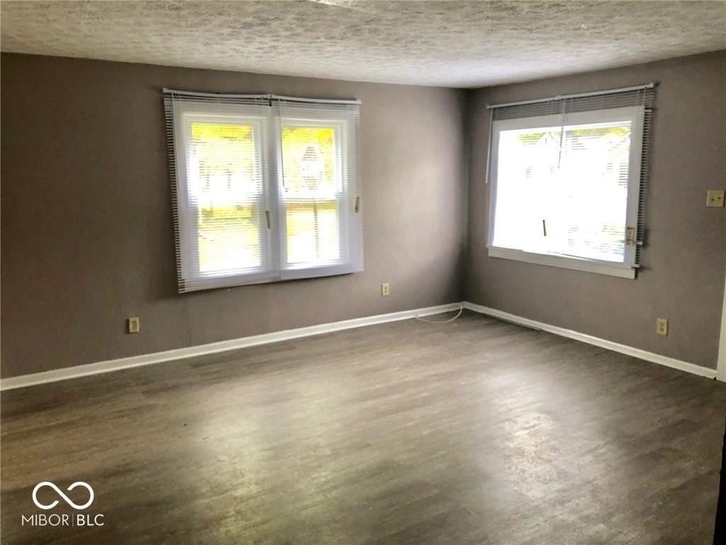 1502 W 23rd St - Photo 5 of 10