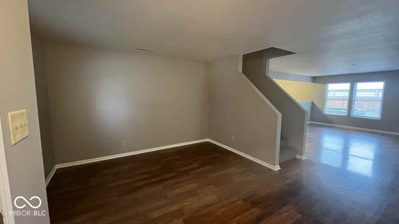 10891 Rose Ln - Photo 4 of 16