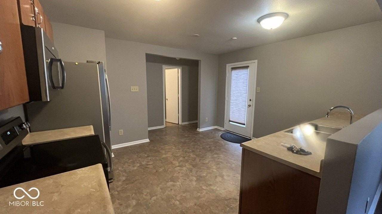 10891 Rose Ln - Photo 5 of 16
