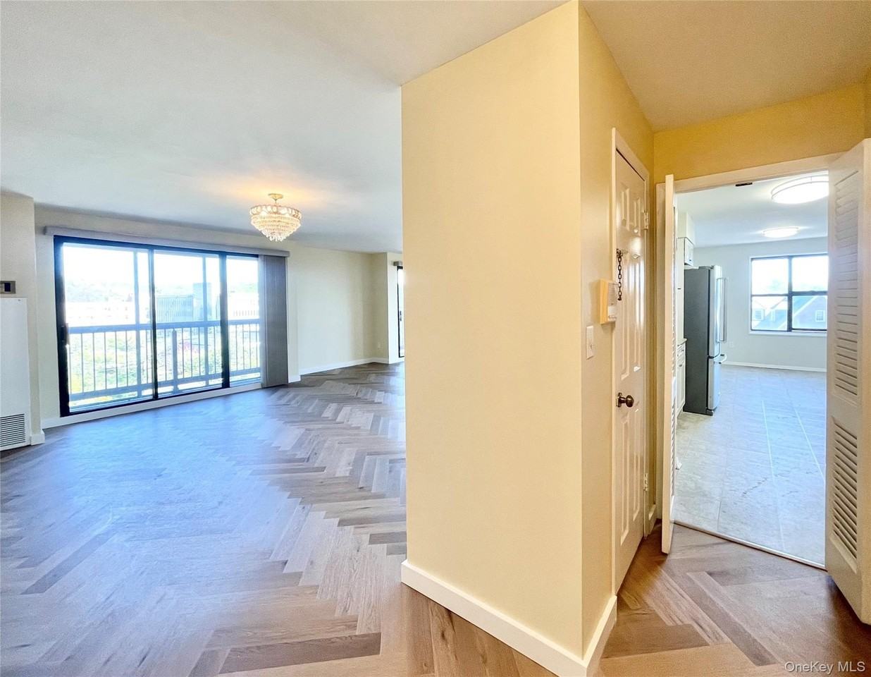 12 Bond St #5B - Photo 2 of 33