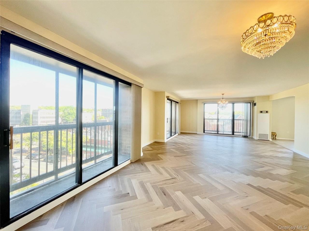 12 Bond St #5B - Photo 5 of 33