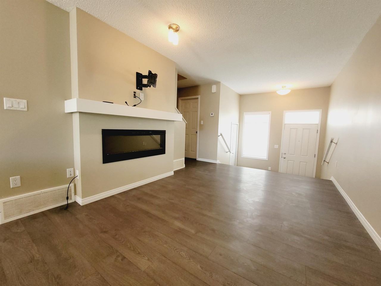9151 Shaw Way Sw #18 - Photo 4 of 15