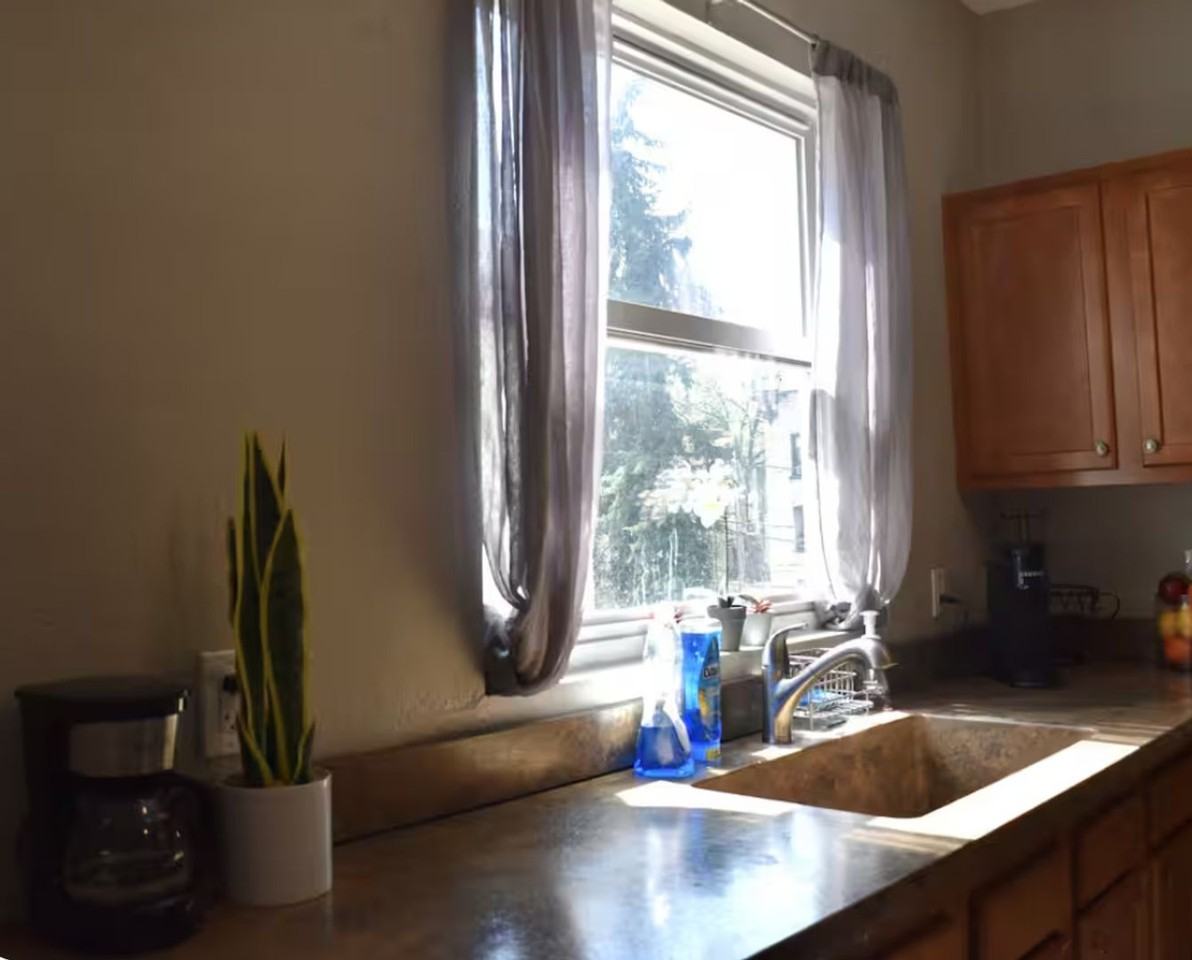 7220 Meade Street - Photo 6 of 35