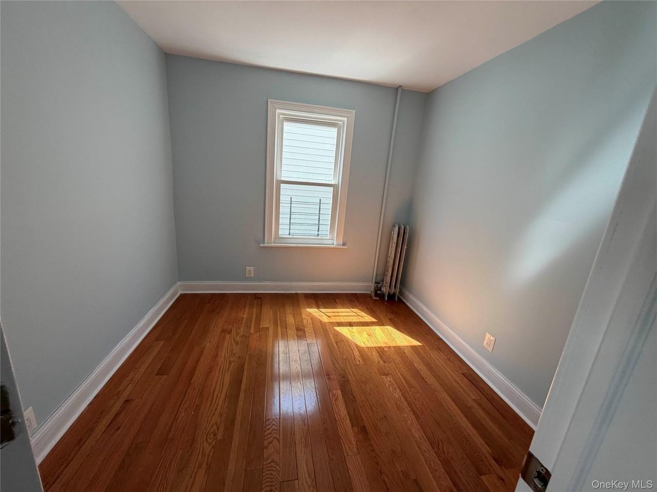 9055 178th St - Photo 4 of 10