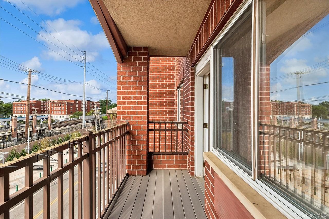 130 Post Ave #316 - Photo 2 of 5
