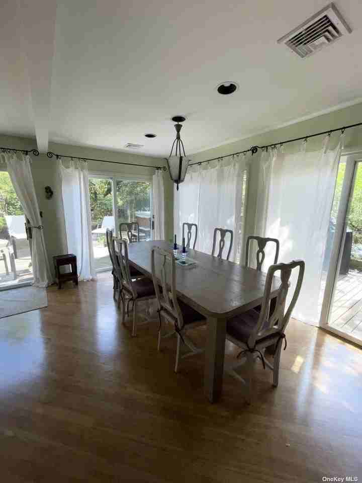 275 Wilmot Rd - Photo 4 of 19