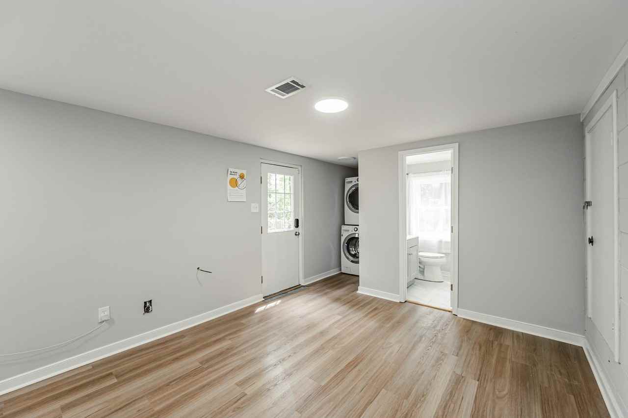 Stratford Ct - Photo 2 of 14
