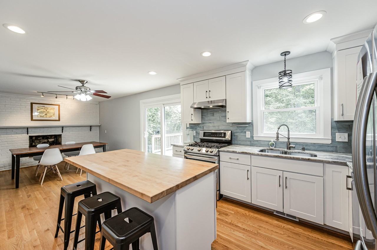 Stratford Ct - Photo 5 of 15