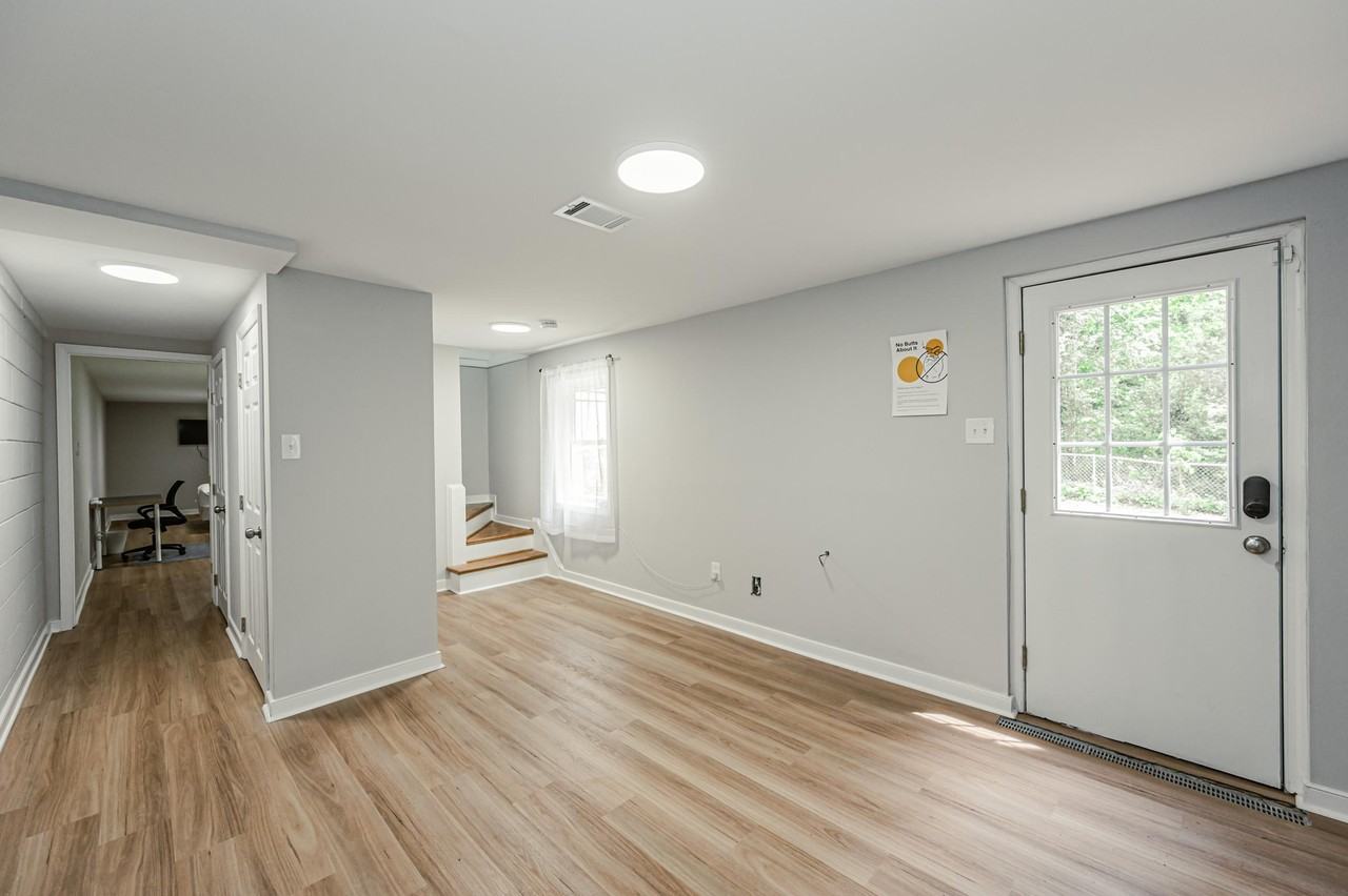 Stratford Ct - Photo 6 of 15
