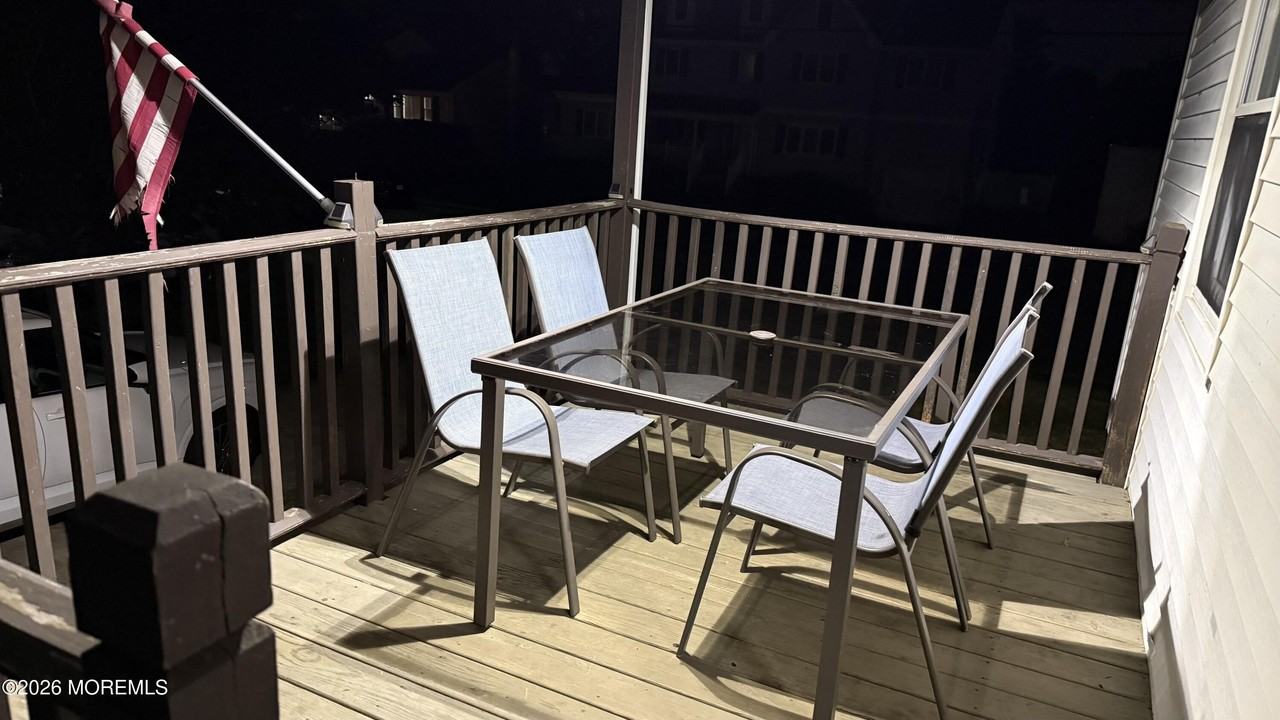 17 Clarence Ave - Photo 4 of 29
