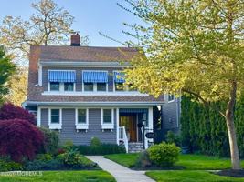 featured image of 1305 Locust Dr