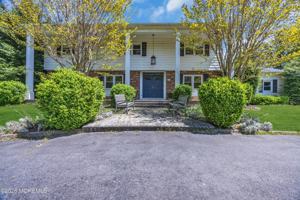 featured image of 25 Surrey Ln