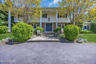 25 Surrey Ln - Photo 1 of 1
