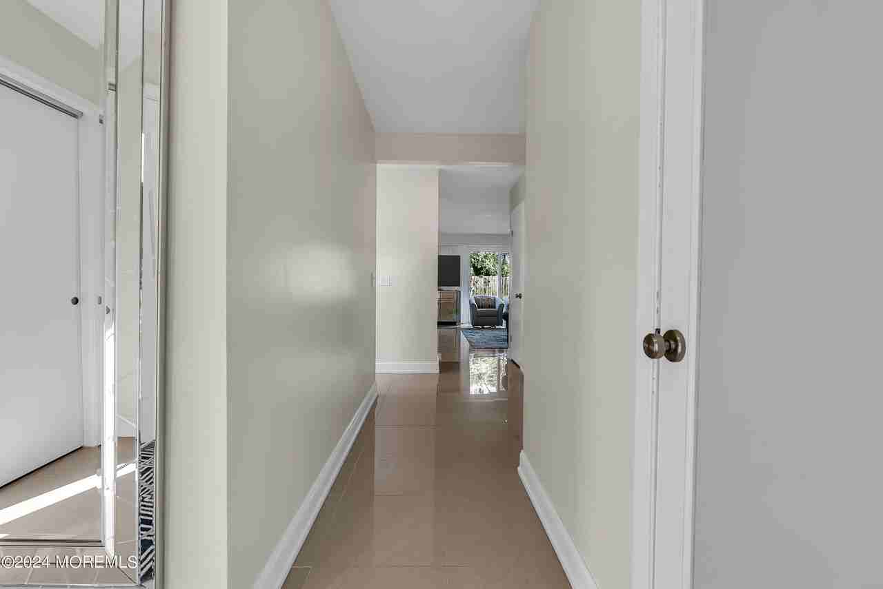 215 W Morgan Ave #13 - Photo 4 of 23