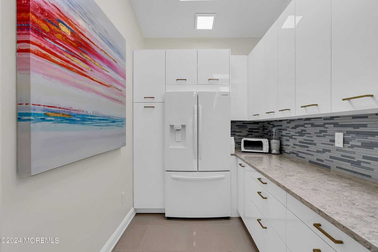 215 W Morgan Ave #13 - Photo 7 of 23