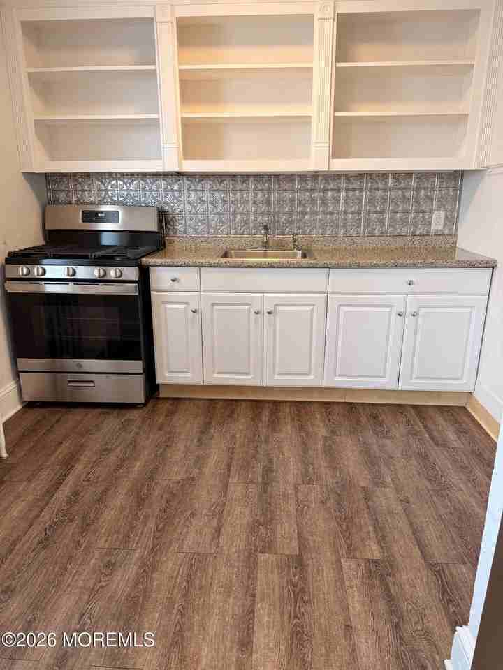 1005 Main St #3 - Photo 2 of 14