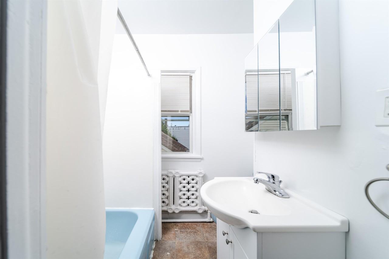 504 Morris St #2 - Photo 4 of 14