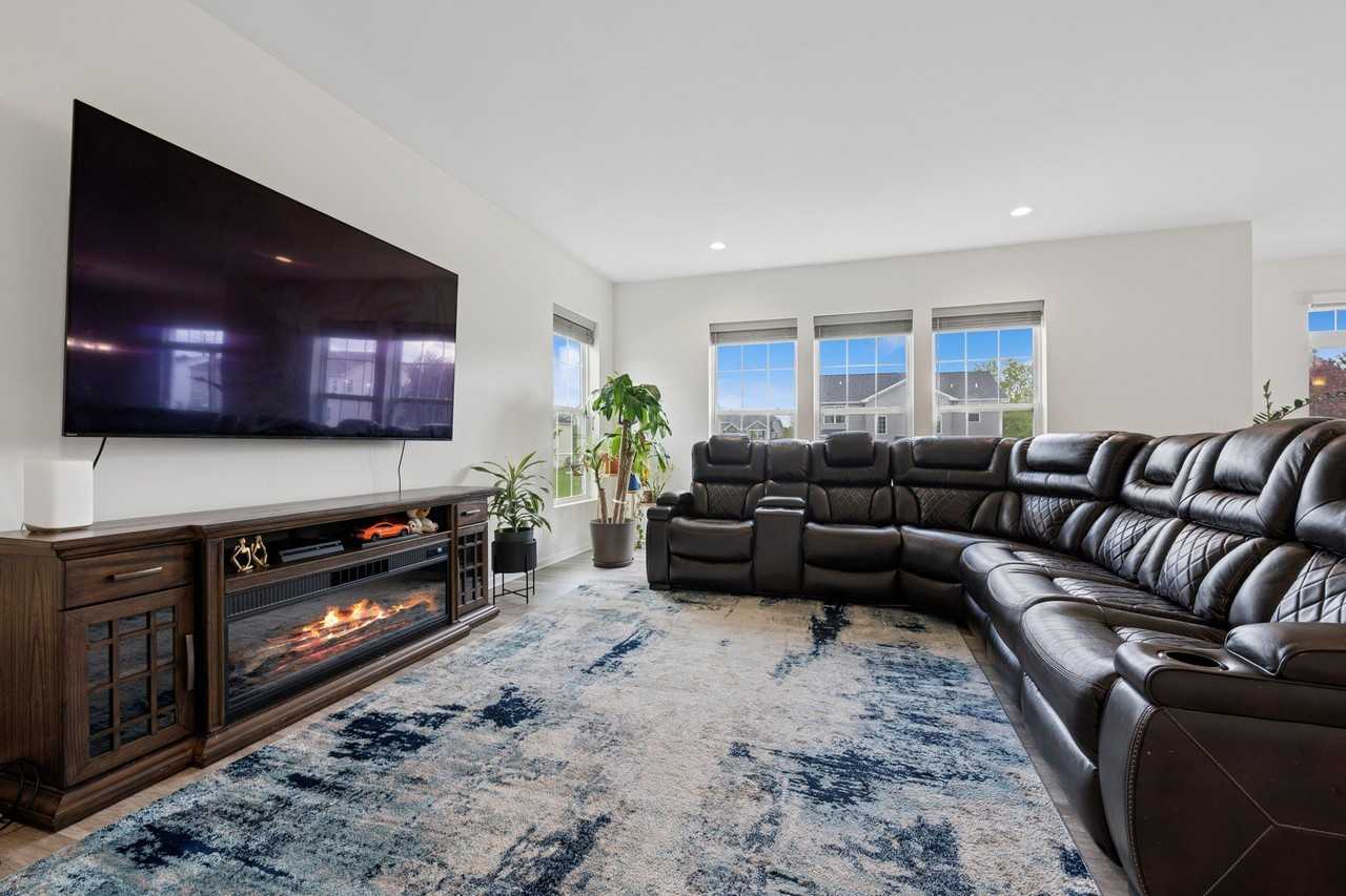25451 Medinah Ln - Photo 4 of 20