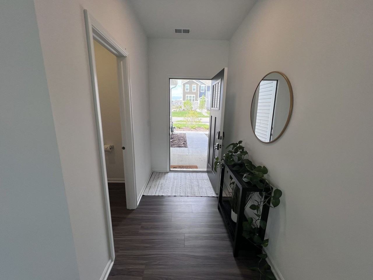 25701 W Yorkshire Dr - Photo 4 of 19