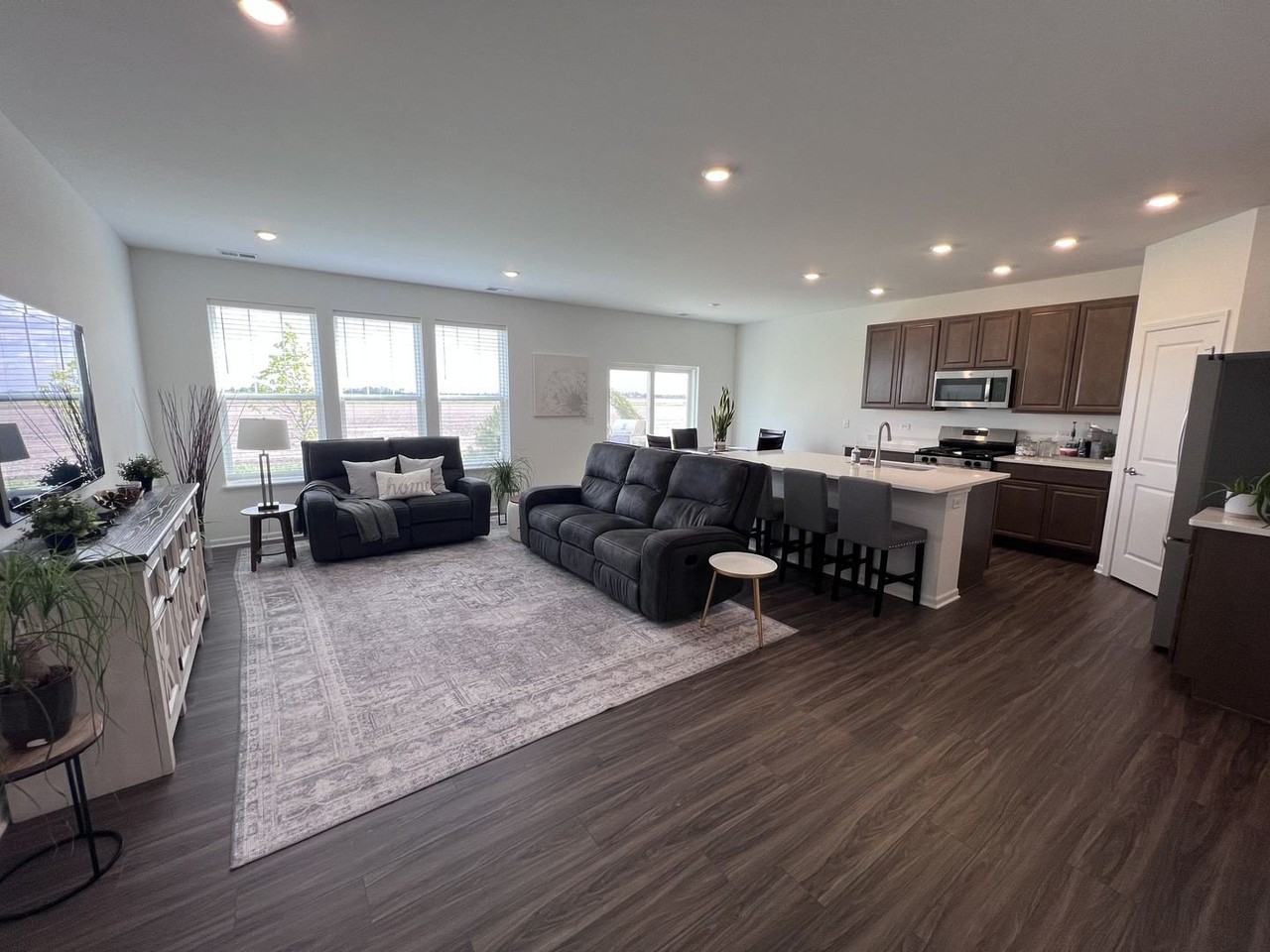25701 W Yorkshire Dr - Photo 5 of 19