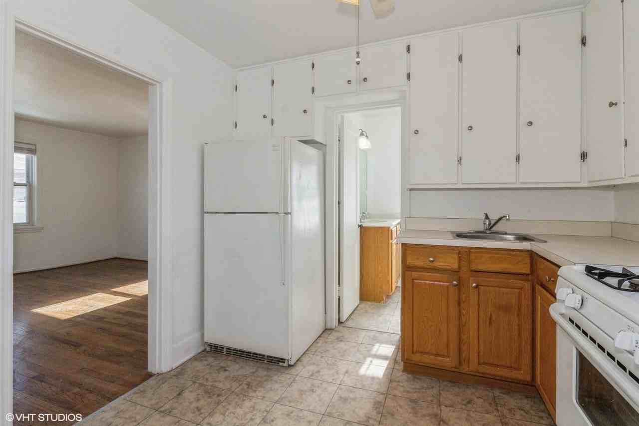10 E Jefferson Ave #4 - Photo 7 of 12