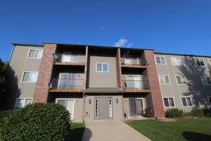 featured image of 727 Elm Ln #206