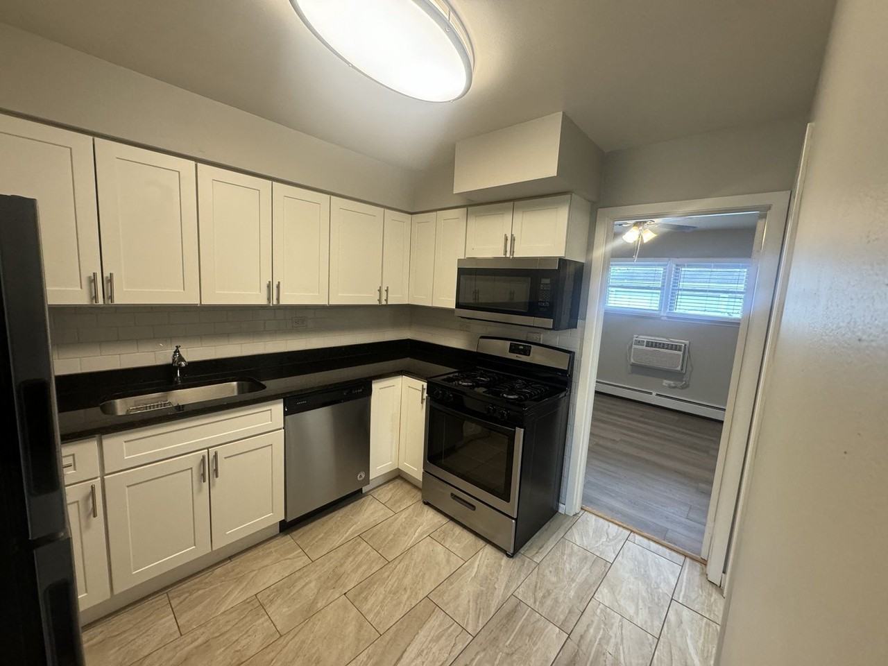 105 E Grove St #2 - Photo 3 of 7