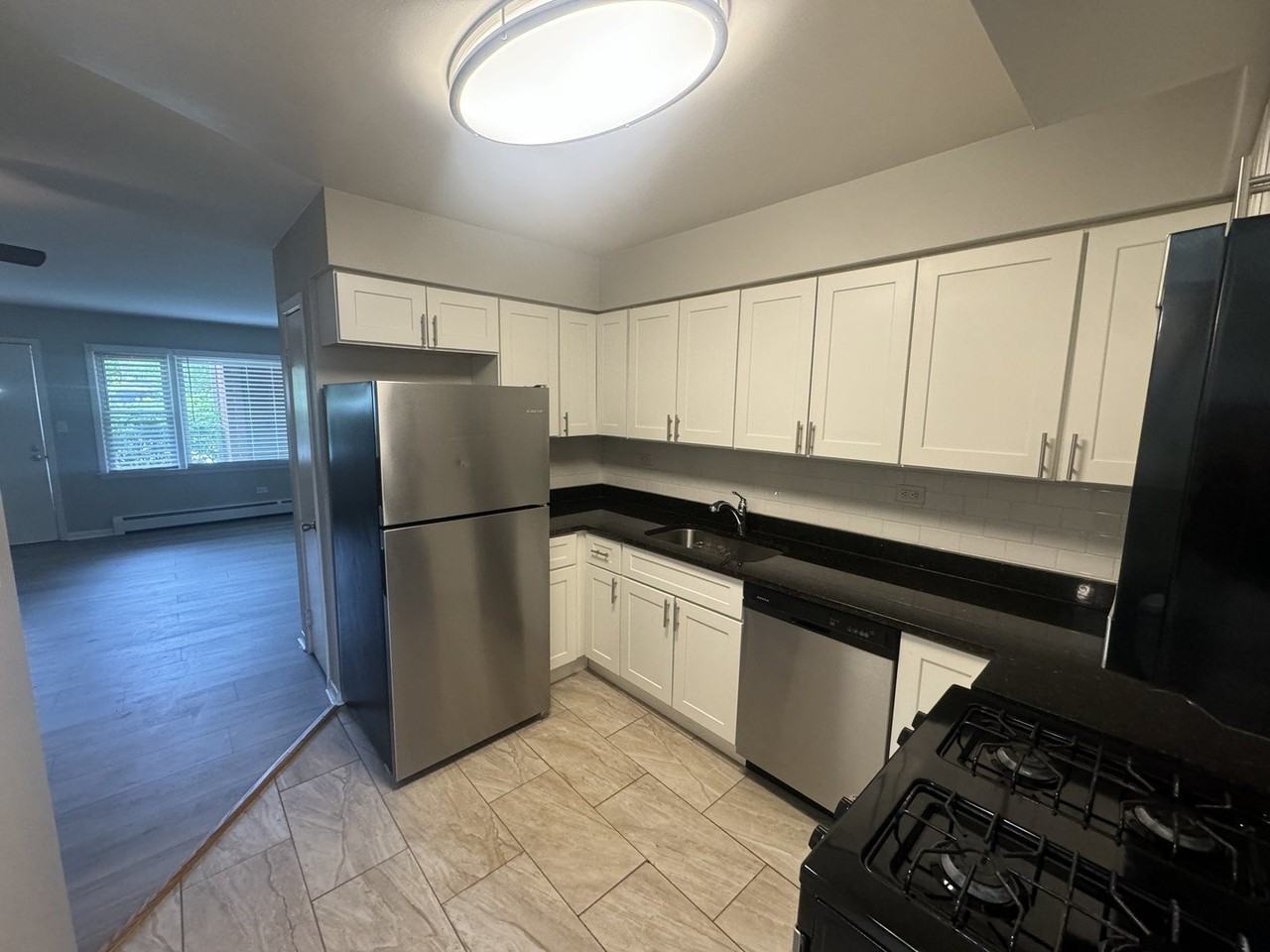105 E Grove St #2 - Photo 4 of 7