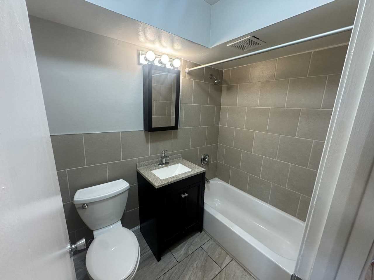 105 E Grove St #2 - Photo 5 of 7
