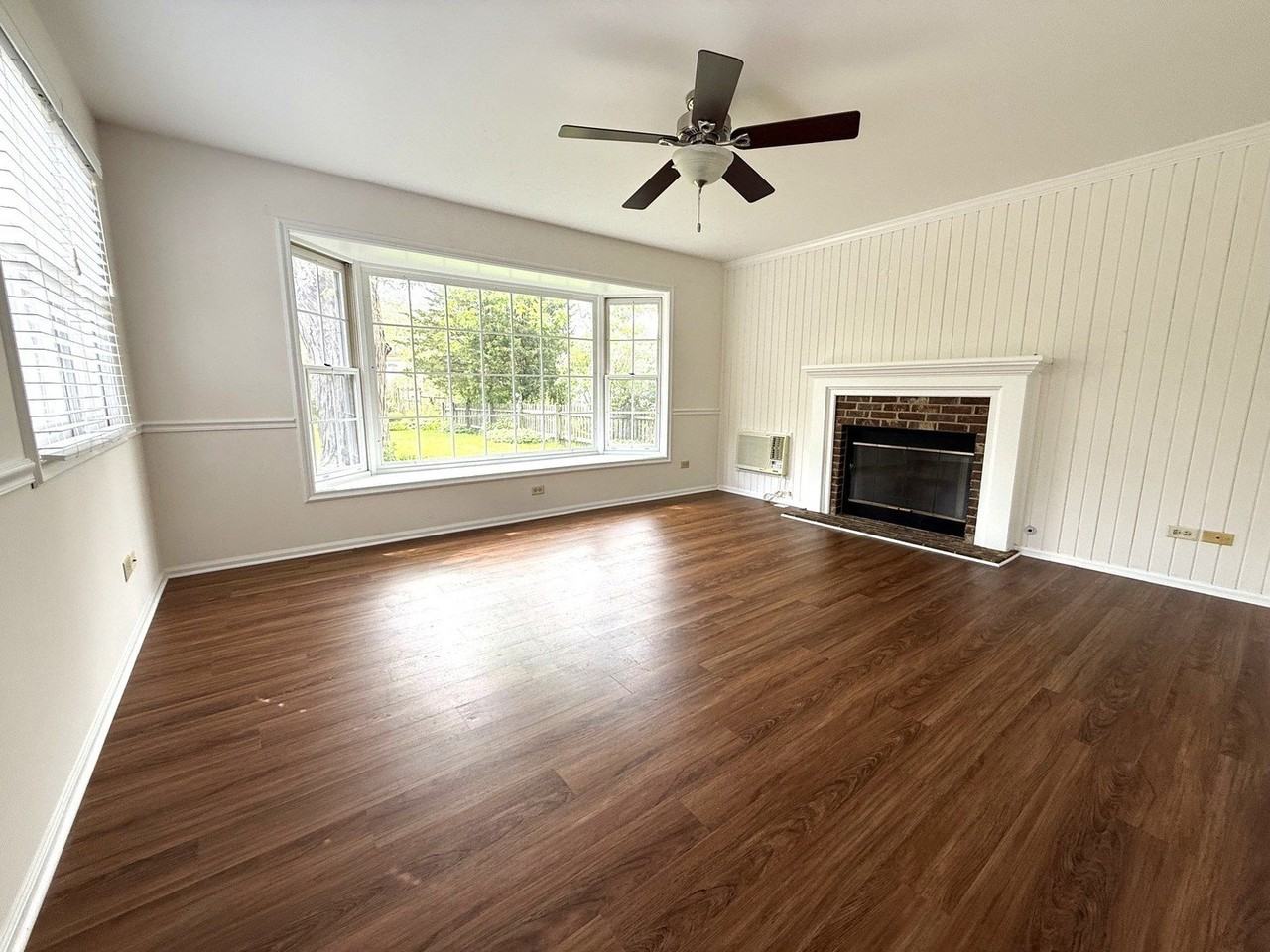 606 S 3rd St - Photo 5 of 24