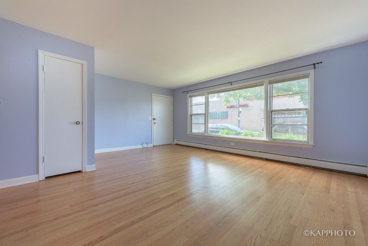 5942 W Addison St #1 - Photo 5 of 24