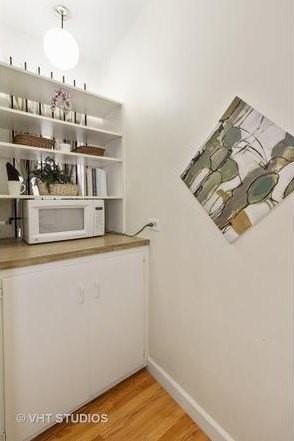 1954 N Cleveland Ave #2N - Photo 5 of 11
