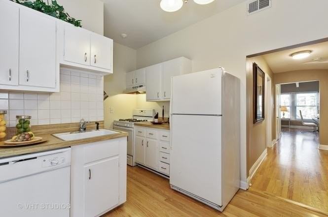 1954 N Cleveland Ave #2N - Photo 6 of 11