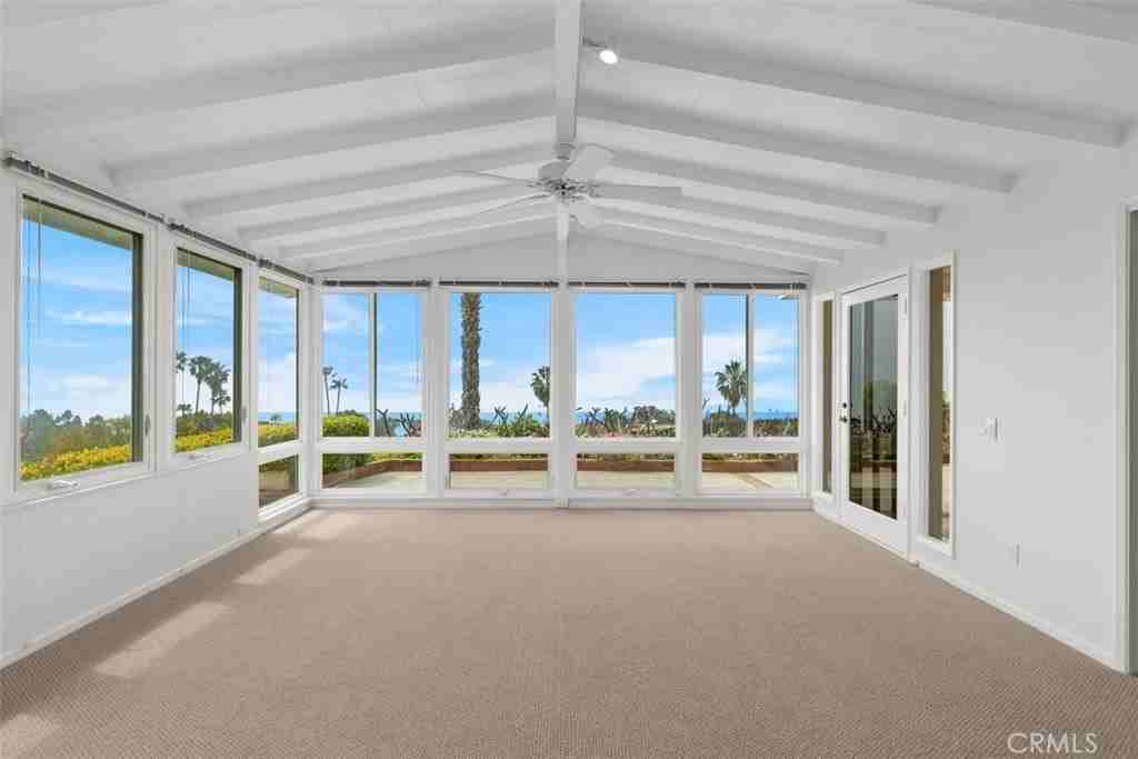 30811 Driftwood Dr - Photo 4 of 43