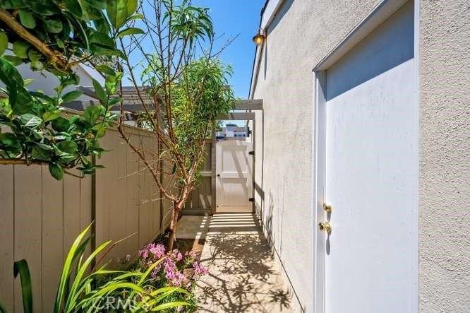 19502 Sandcastle Ln - Photo 5 of 50