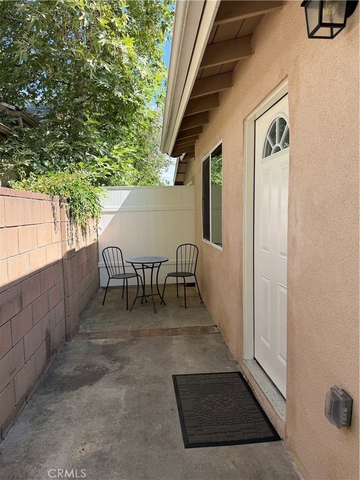23253 Welby Way - Photo 3 of 19