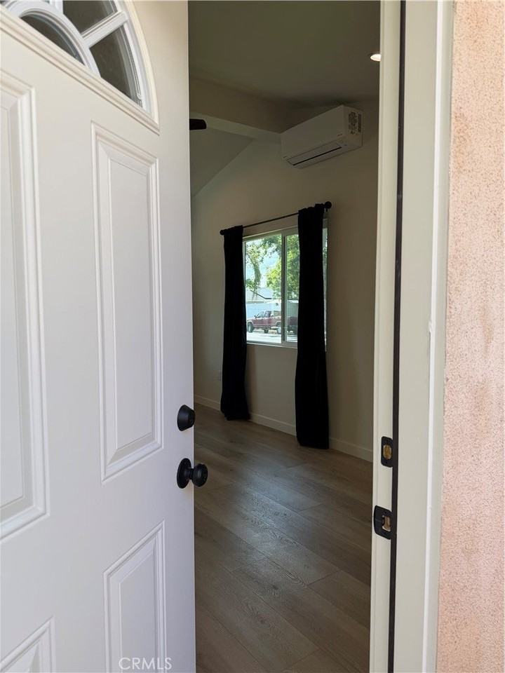 23253 Welby Way - Photo 4 of 19