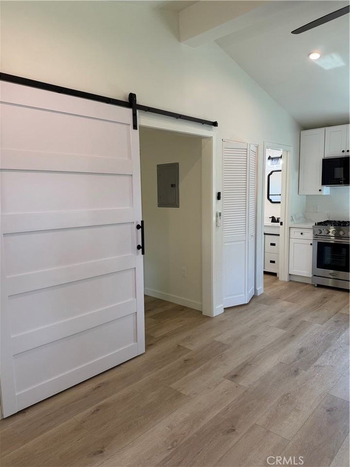23253 Welby Way - Photo 6 of 19