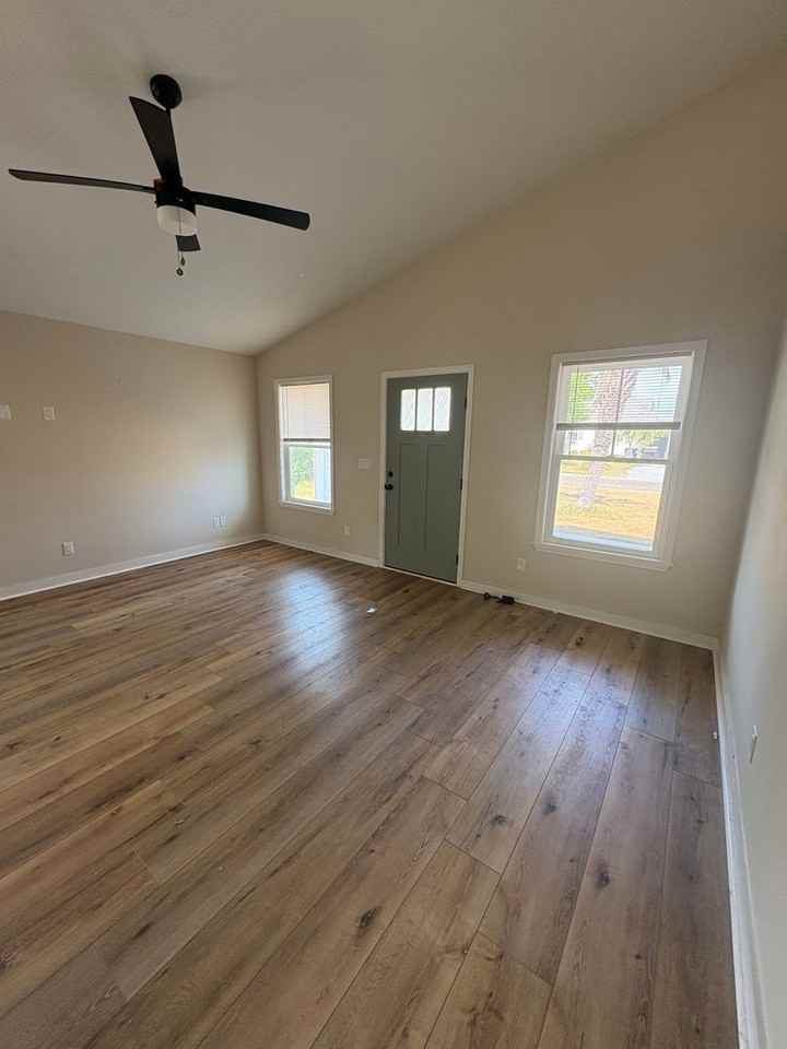 329 N Palo Alto Ave - Photo 3 of 11